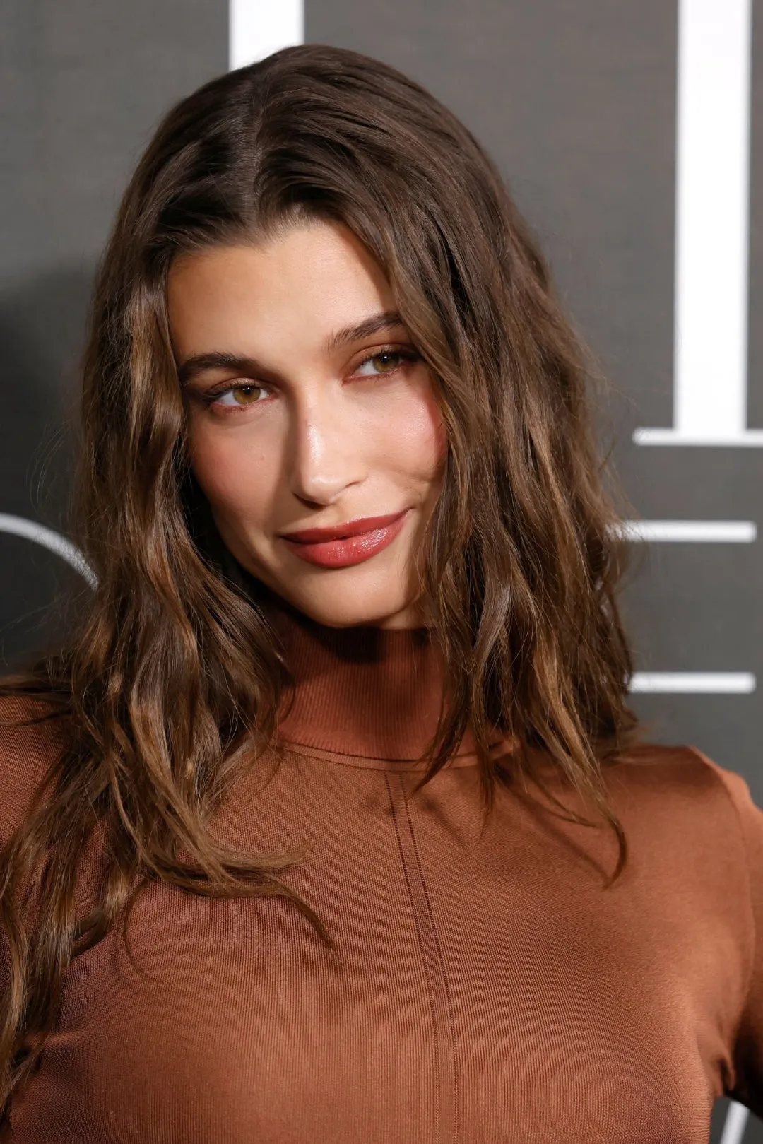 Hailey Bieber attends ELLE's 2022 Women in Hollywood Event | FMV6