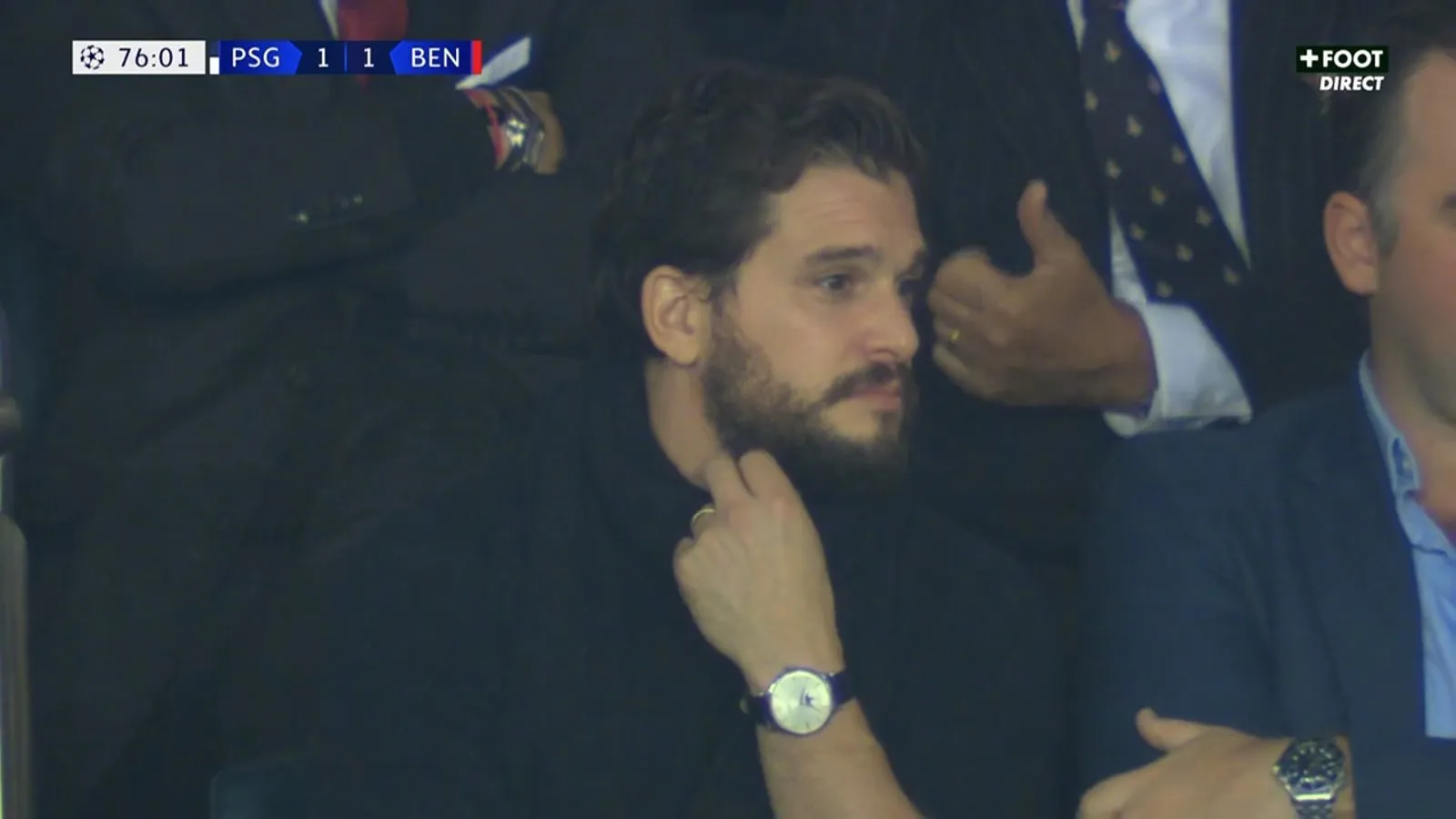 Kit Harington shows up at Paris Saint-Germain home to watch UEFA Champions League and take photos with Messi & Antonella | FMV6