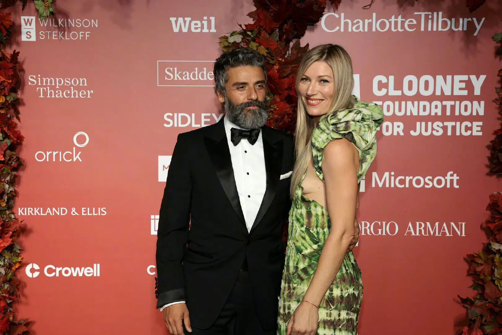 Oscar Isaac and wife Elvira Lind at the Albie Awards | FMV6