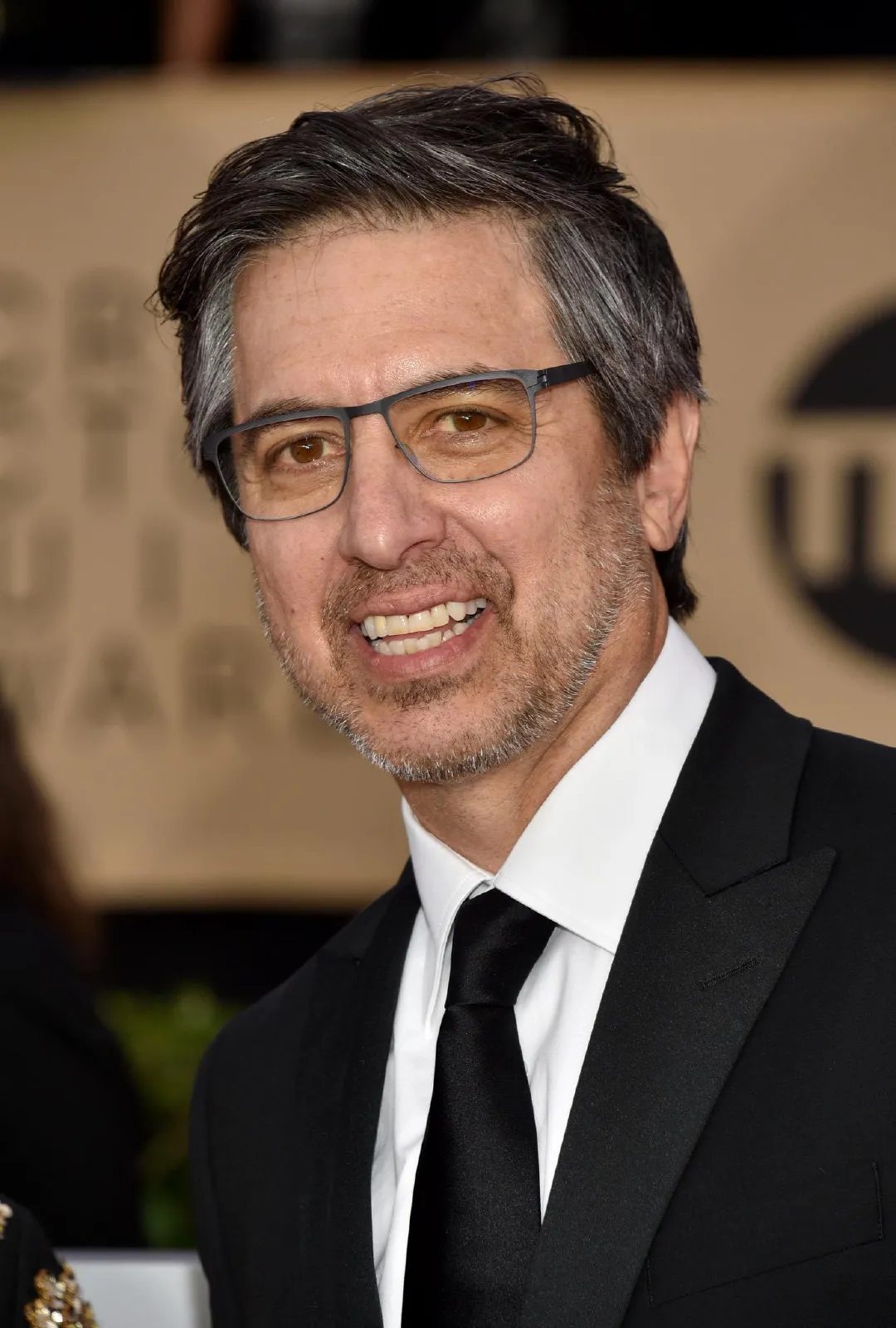 Ray Romano Joins Apple's New Movie 'Project Artemis‎' | FMV6