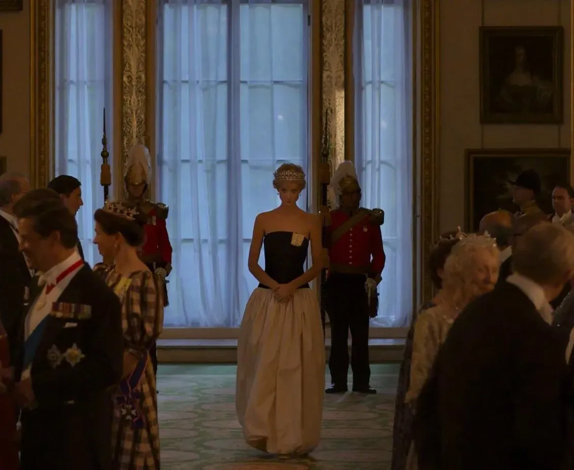 'The Crown Season 5': Elizabeth Debicki as Princess Diana | FMV6