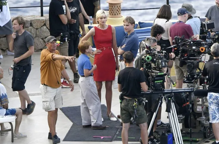 'The Crown Season 6' reveals live photos, Elizabeth Debicki is wearing a belted red dress | FMV6