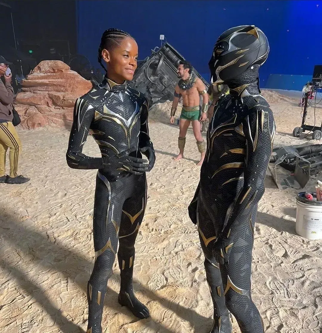 'Black Panther: Wakanda Forever' behind-the-scenes photos of Black Panther and Namor and their stuntman | FMV6