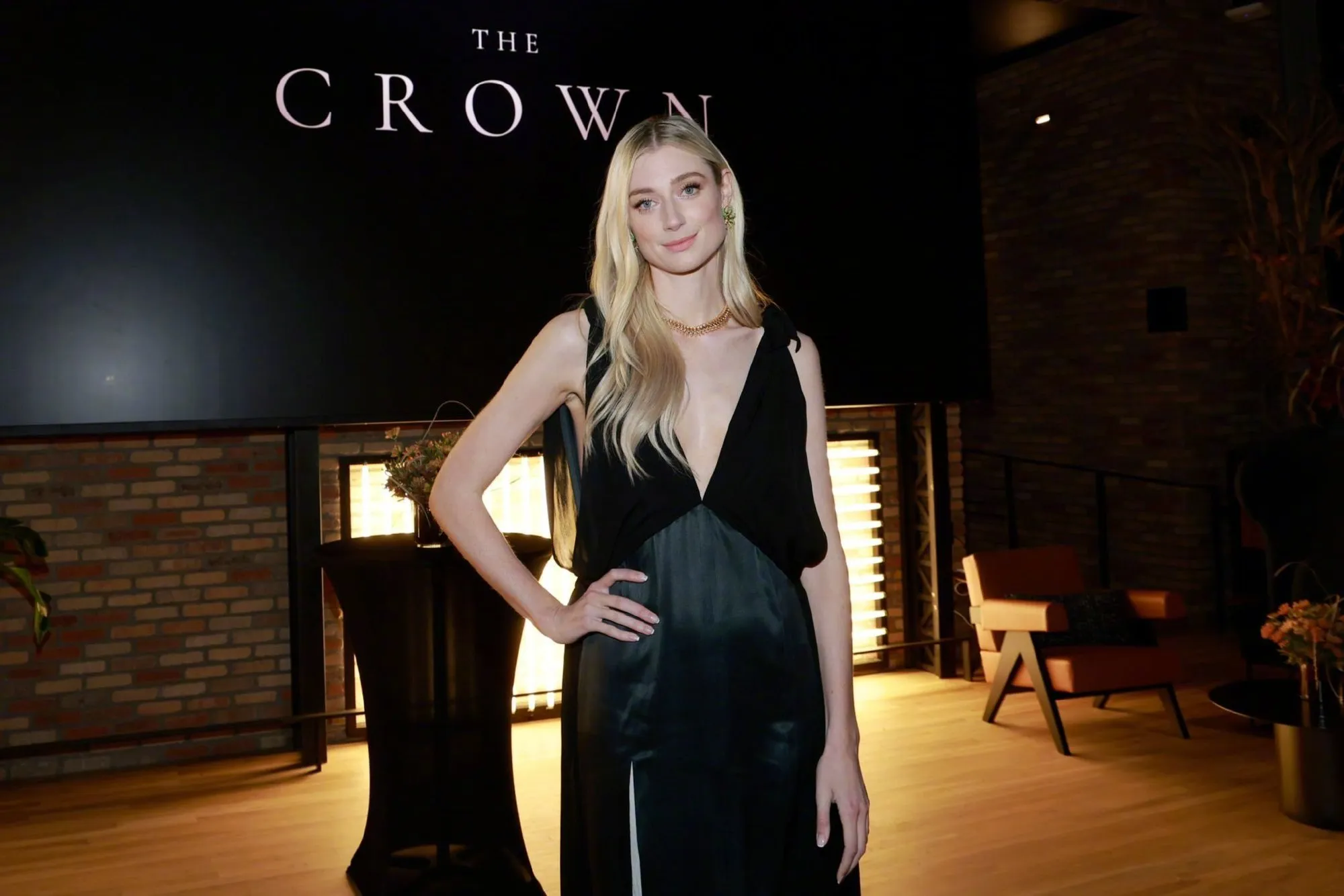 Elizabeth Debicki attends 'The Crown' Netflix Promotional Event ​​​ | FMV6