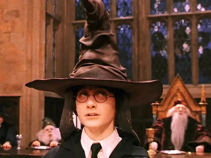 Harry Potter Sorting Hat voice actor Leslie Phillips dies at 98 | FMV6