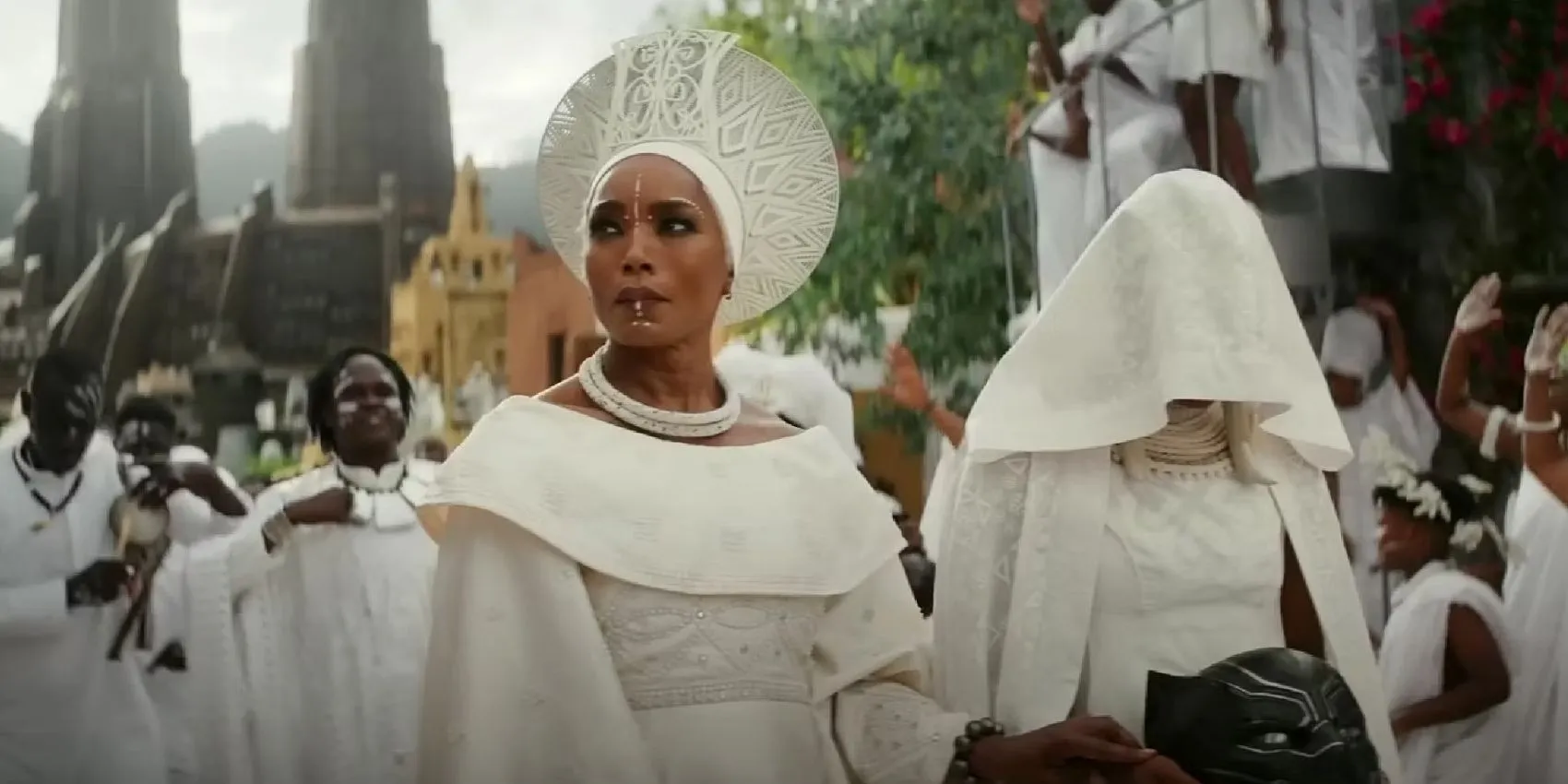 Marvel Kicks Off Wakanda Forever Oscar Campaign With Bassett Praise | FMV6