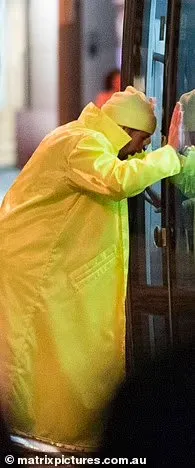 'The Fall Guy' reveals new set photos, Ryan Gosling wears a yellow raincoat | FMV6