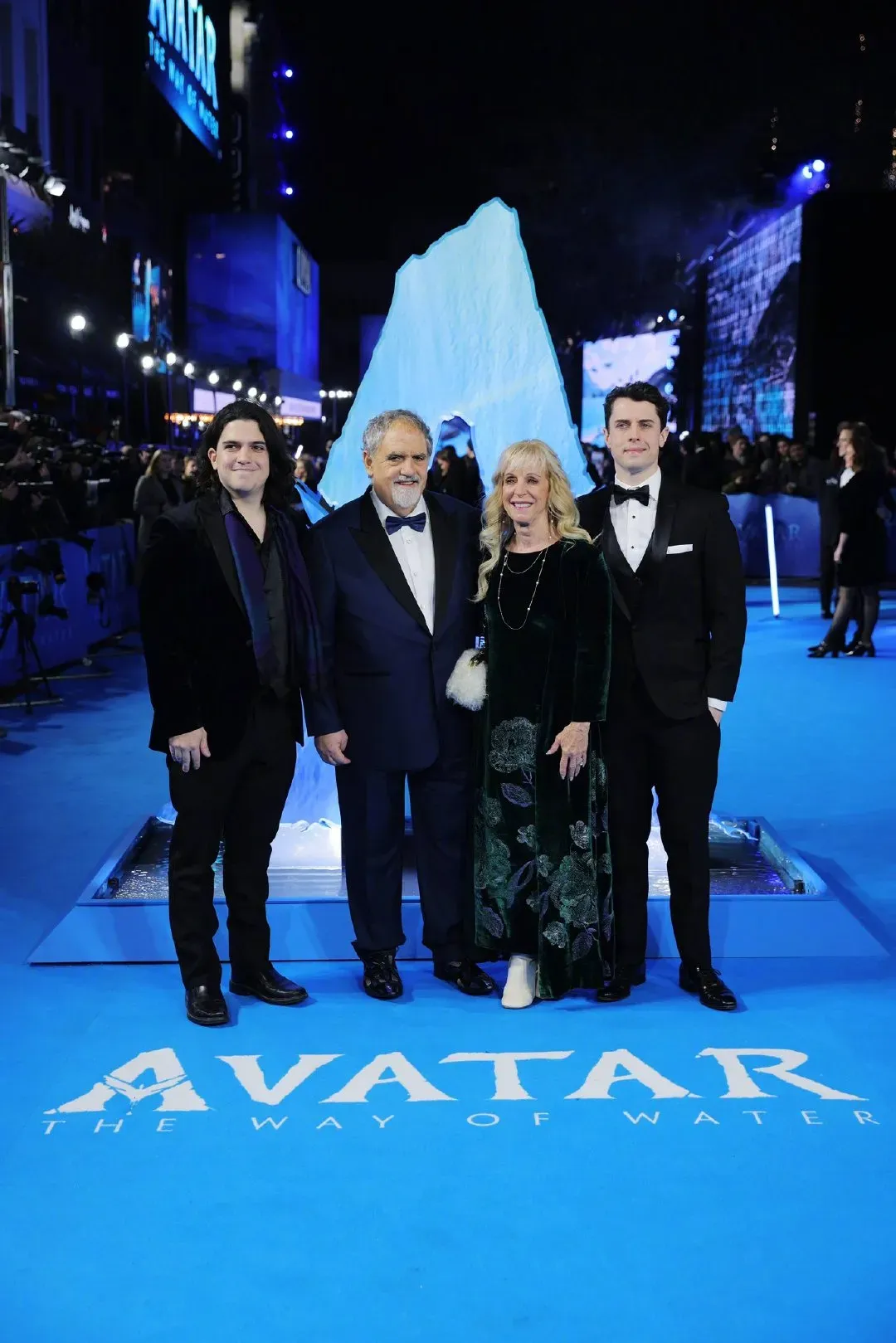 Blue Carpet Images of 'Avatar: The Way of Water' World Premiere in London | FMV6