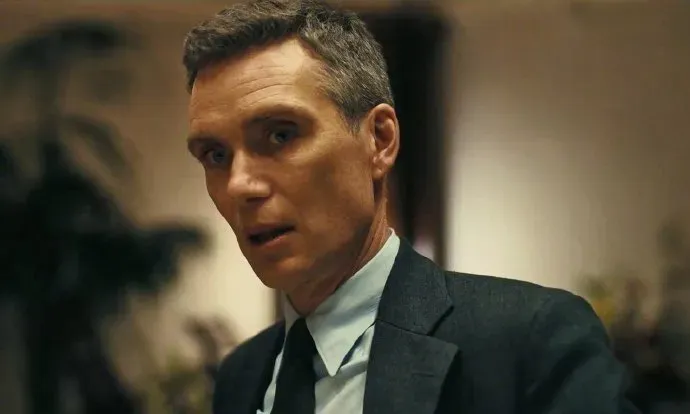 'Oppenheimer': The conflicted face of J. Robert Oppenheimer, played by Cillian Murphy | FMV6