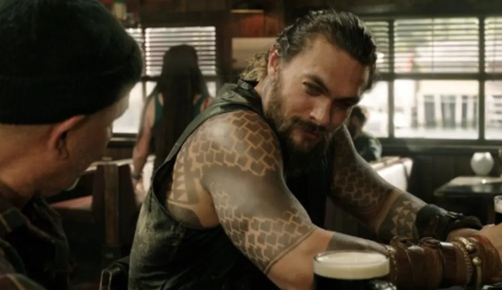 DC 'Aquaman' actor Jason Momoa gets scolded by his fans for a social post in support of 'The Flash'! | FMV6