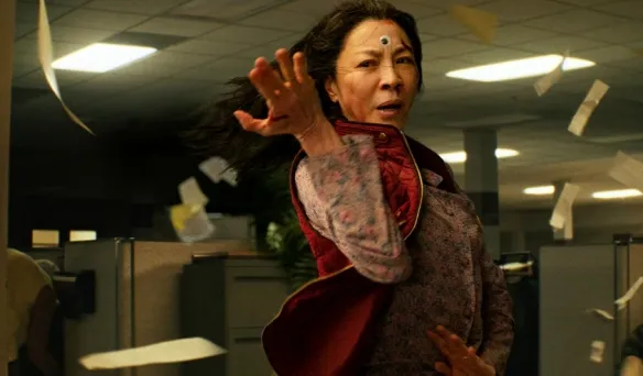 'Everything Everywhere All at Once' originally had Jackie Chan as the main character: Michelle Yeoh as Jackie Chan's wife! | FMV6