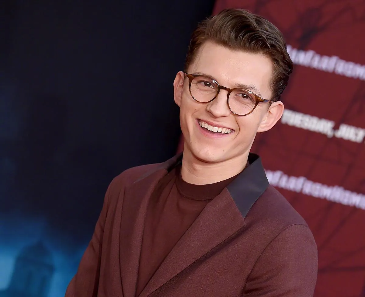 Tom Holland's Fred Astaire biopic to be directed by Paul King | FMV6